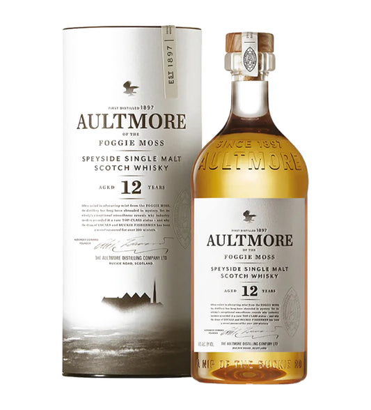Aultmore Foggie Moss 12 Years Single Malt Scotch Whisky 70cl clear glass bottle on white background, golden spirit with cream and green label featuring distillery crest and age statement