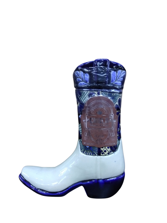 Chula Parranda Boots Blanco 750ml - Compare prices in UAE