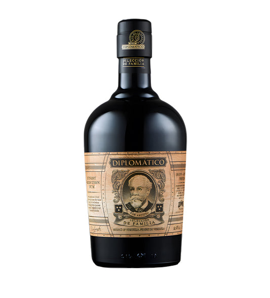 Diplomático Selección de Familia premium rum 70cl dark glass bottle on white background, black and gold label with portrait emblem