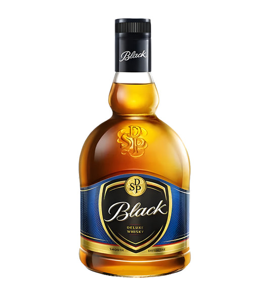 Director’s Special Whisky 75cl clear glass bottle on white background, golden amber spirit with cream and gold label featuring brand crest